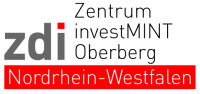 Logo mit der Aufschrift 'zdi Zentrum investMINT Oberberg' in schwarzer und grauer Schrift. Unten ein rotes Rechteck mit weißer Schrift 'Nordrhein-Westfalen'.